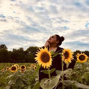 Meet your Posher, Sabrina